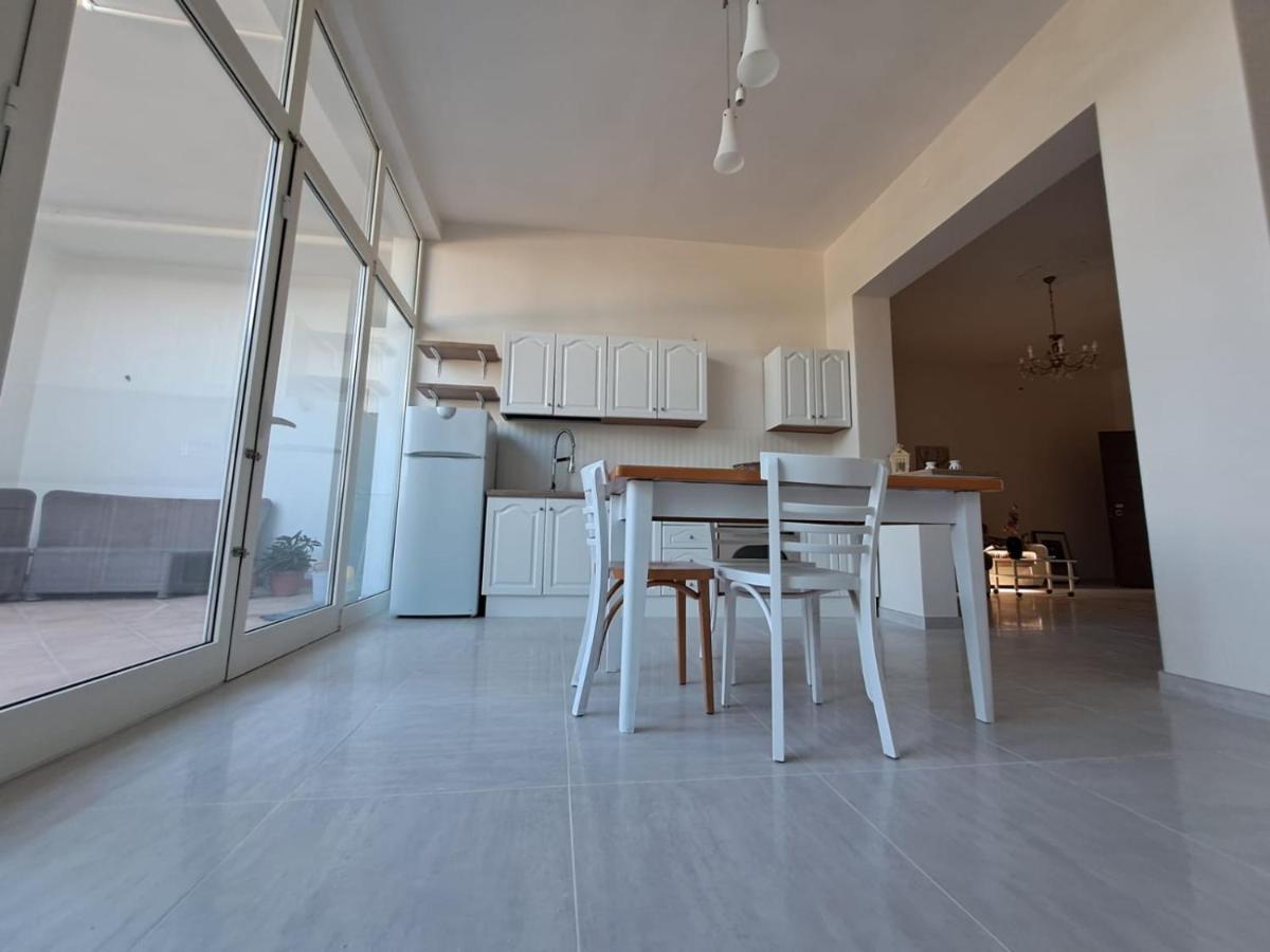 La Casa Del Sole Apartment Sava Bagian luar foto
