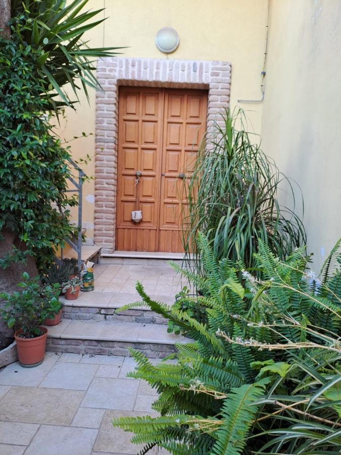La Casa Del Sole Apartment Sava Bagian luar foto